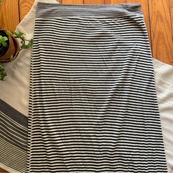 Tart Striped Strapless Jersey Maxi Dress - Picture 6 of 9